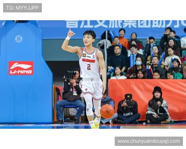 CBA现役球员中哪些外援也参加过足球比赛？