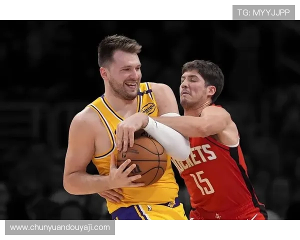 东契奇谈球队阵容变动与伤病困扰的双重挑战 东契奇谈球队阵容变动与伤病困扰的双重挑战